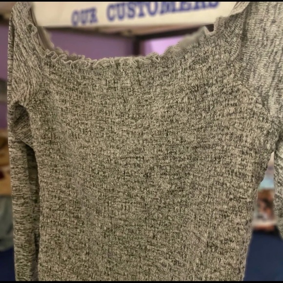 Long Sleeve Crop Top - Picture 5 of 6